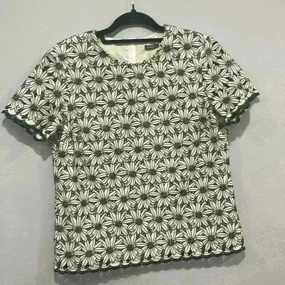 J. McLaughlin Floral Eyelet Black White Top Blouse Short Sleeve Size Small - Picture 1 of 8